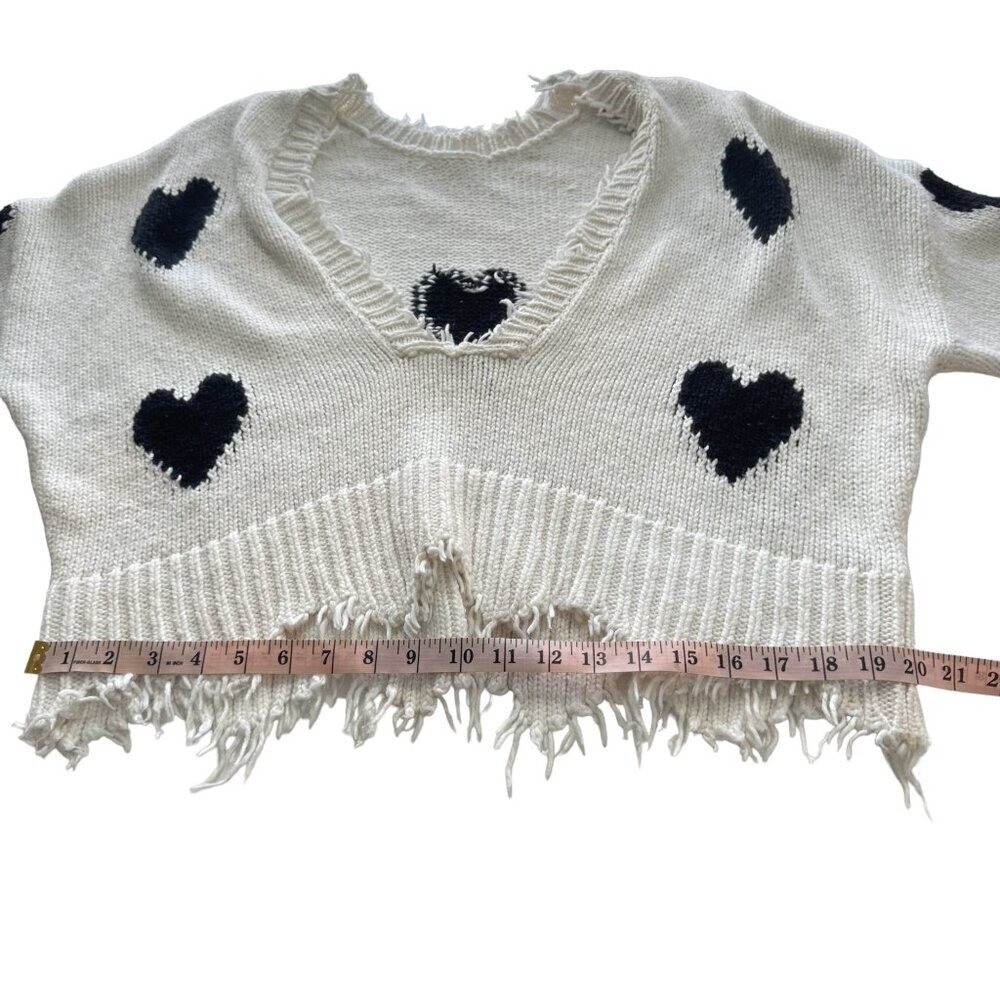WILDFOX Heart Sweater Sz Small White Black V Neck Oversized Fringe Raw Hem Knit - Picture 12 of 13
